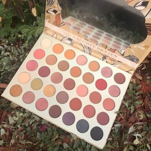 Eyeshadow palette